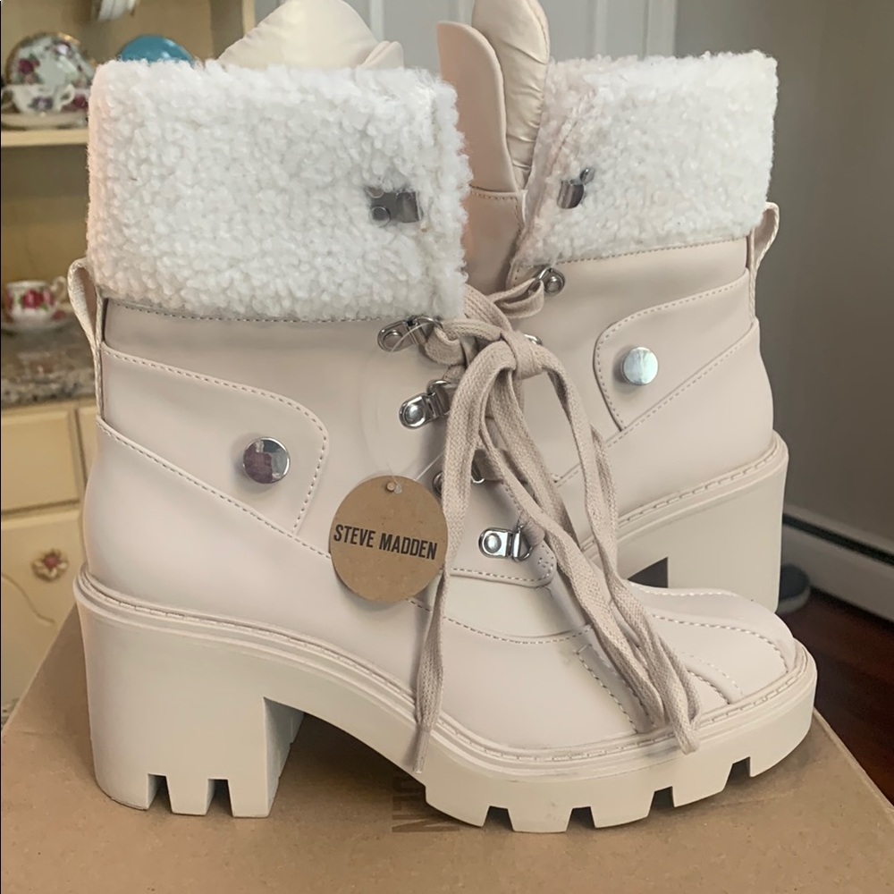 Steve Madden Women's White Winter Boots